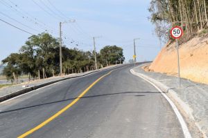 Pavimentação asfáltica da estrada geral do Baú Central